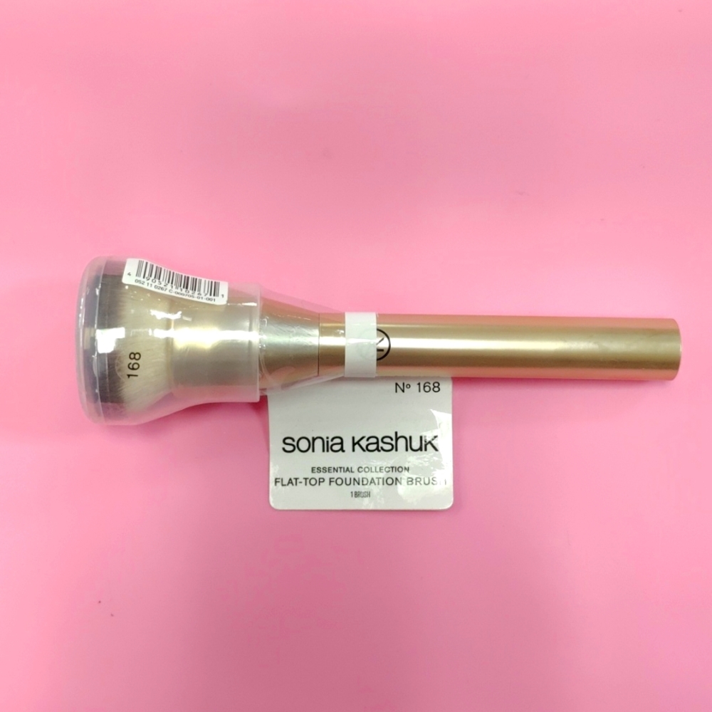 Sonia Kashuk - Flat top foundation brush   No 168